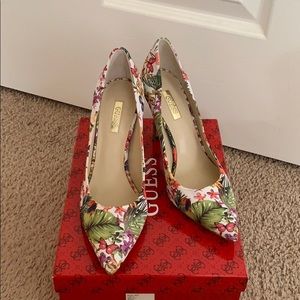 Guess floral heels size 6.5m